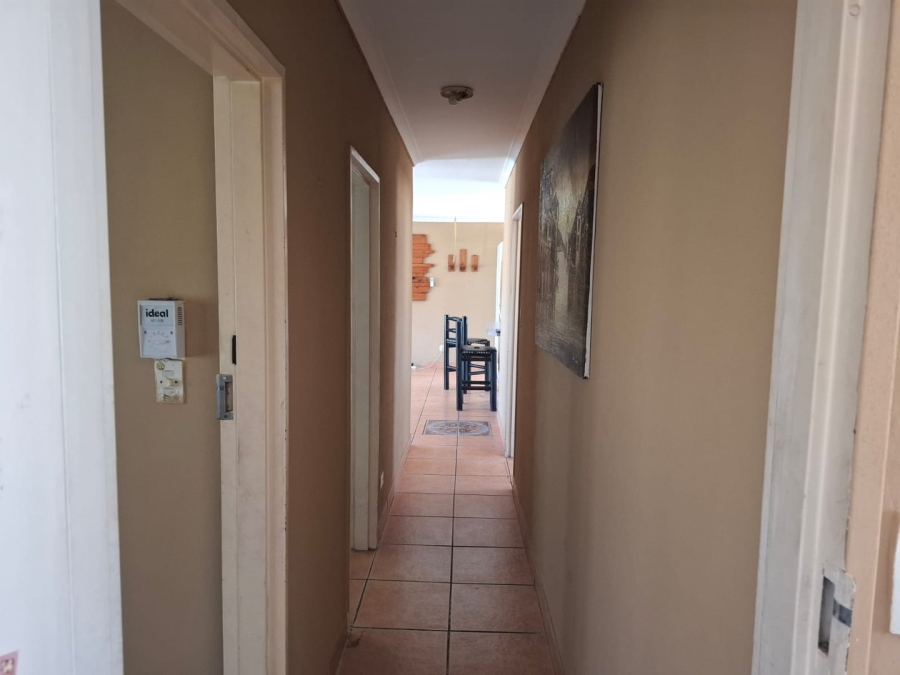 To Let 4 Bedroom Property for Rent in Gordons Bay Central Western Cape